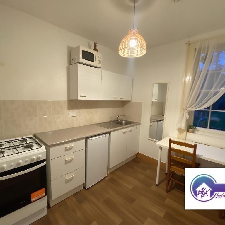 1 Bedroom Studio To Rent - Photo 1