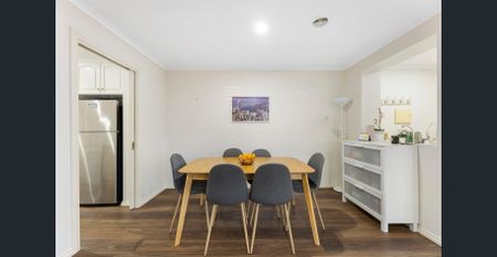 TOWNHOUSE IN A PRIVATE GARDEN CUL-DE-SAC - Photo 3