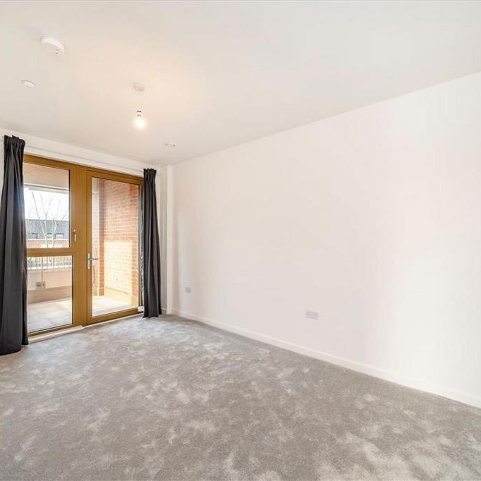 3 bedroom flat to rent - Photo 1