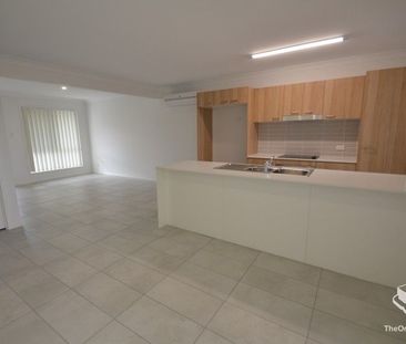 VERY NEW 3 BED TOWNHOUSE FOR RENT - Photo 5