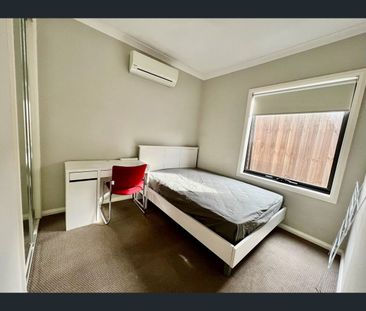 24 Koonawarra Street, Clayton, Vic 3168 - Photo 1