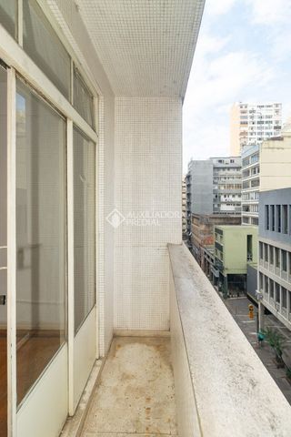 Apartamento com 3 quartos e 97m² para alugar em Centro Histórico, Porto Alegre. - Photo 2