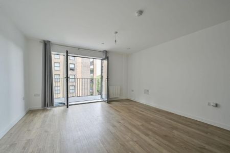 2 bedroom flat to rent - Photo 2
