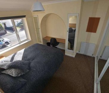 Raleigh Road, Wallisdown, BH12 - Photo 4