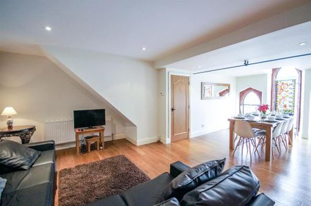 3 bedroom flat to rent - Photo 4