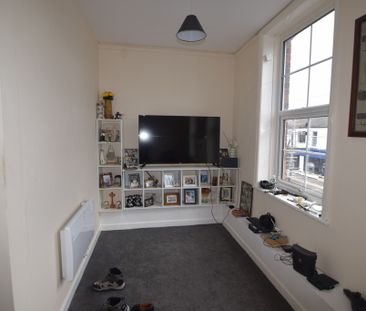 To Let 1 Bed Apartment - Photo 1