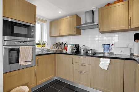 Mizzen Mast House, London, SE18 - Photo 4