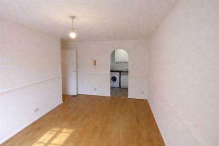 1 Bed Flat, Creighton Road, N17 - Photo 2