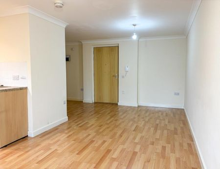 Studio to rent - Photo 3