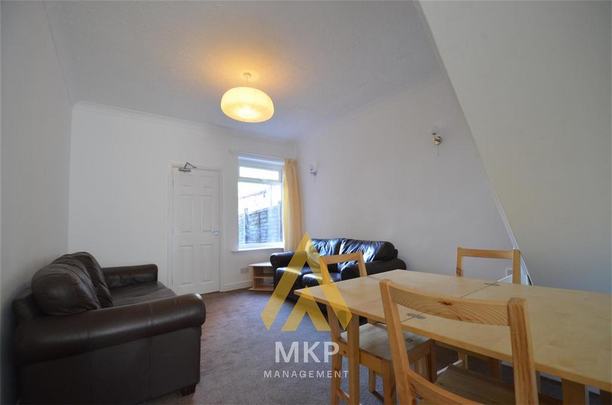 4 bedroom terraced house to rent - Photo 1