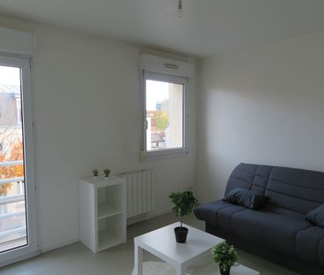 Appartement à louer - REIMS - PROCHE CENTRE-VILLE - Photo 2