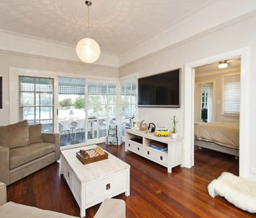 Fully Furnished Canal Lifestyle in North Yunderup - Photo 5