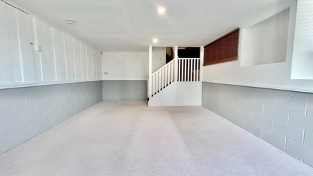 3 Bedrooms on Hillview Ave - Photo 2