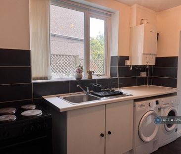 3 bedroom terraced house to rent - Photo 6