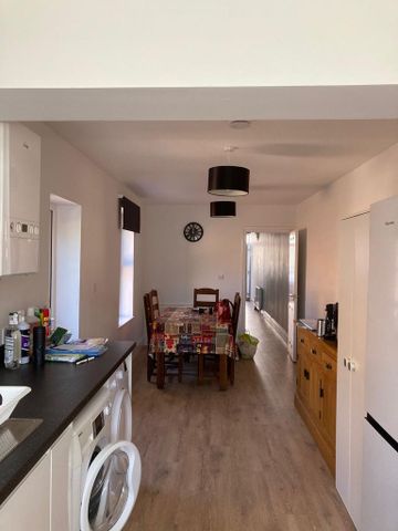 5 bedroom end of terrace house to rent - Photo 2