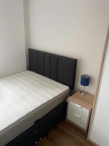 701 College Central, 4 College Avenue, Belfast, BT1 6BD - Photo 3