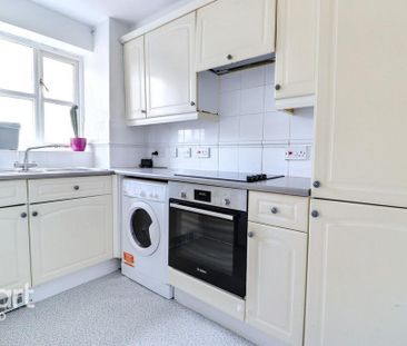 2 bedroom apartment to rent - Photo 6
