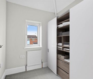 4 bedroom semi-detached house to rent - Photo 5