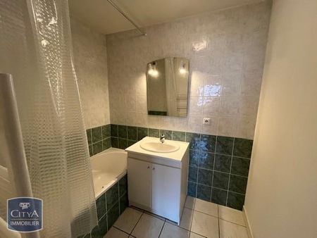 Location Appartement 2 pièces 46m² CHAMALIERES 63400 - Photo 3