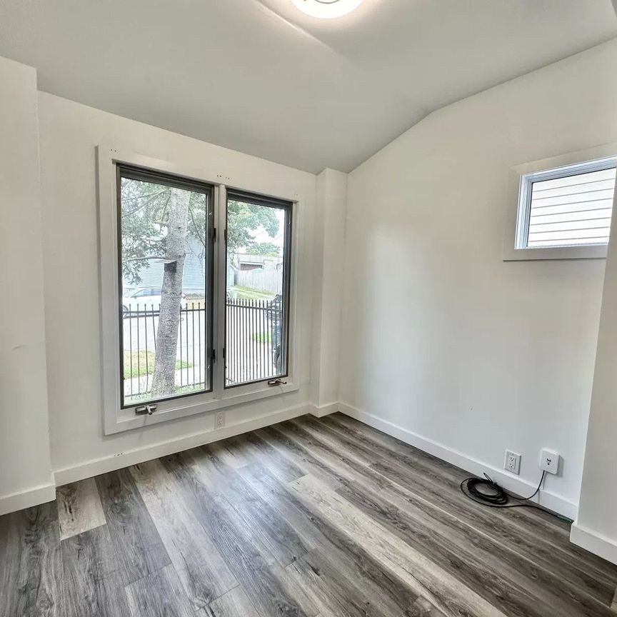 For Lease - 135 Charlotte Street Unit# 1, Brantford, Ontario - Photo 1