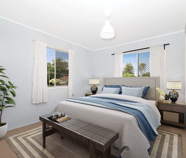 Charming 3 Bedroom Home with Side Access! - Photo 5