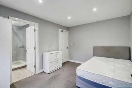 House of multiple occupation to rent - Photo 5