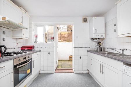 2 bedroom flat to rent - Photo 3