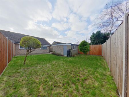 Spenser Close Warsash Southampton SO31 9GR - Photo 3