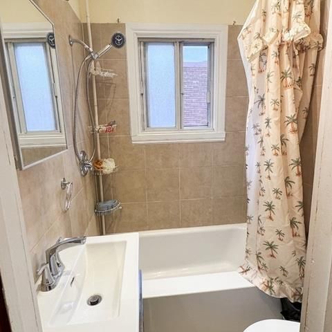 5060 Av. Prince of Wales - Photo 1