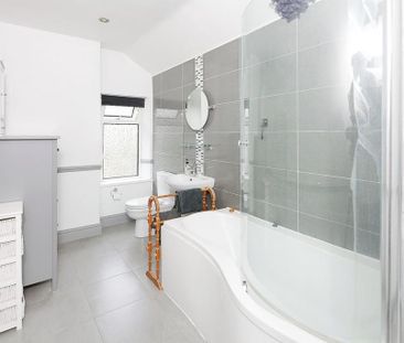 2 bedroom terraced house to rent - Photo 2