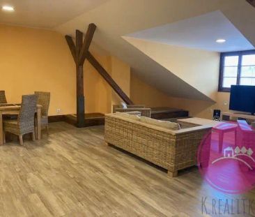 Krátkodobý pronájem podkrovního bytu 2+kk přímo v centru města Šter... - Fotografie 4