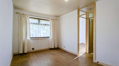 Firwood Park, Chadderton, OL9 - Photo 3