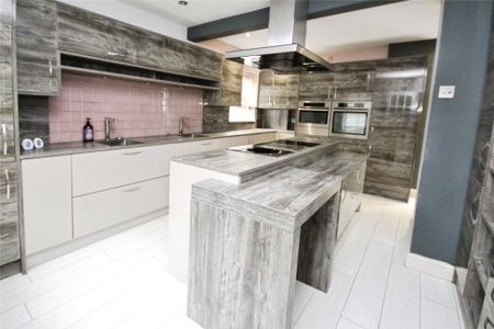 3 bedroom detached house to rent - Photo 3