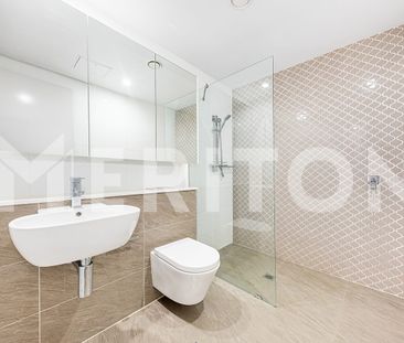 Beautiful Two-Bedroom Apartment with Great Views in Fantastic Location - Photo 5