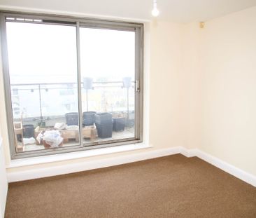 Price £1,950 pcm - Available Now - Unfurnished - Photo 5