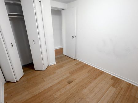 For Lease - 2469 Queen Street Unit# 5, Toronto, Ontario - Photo 3