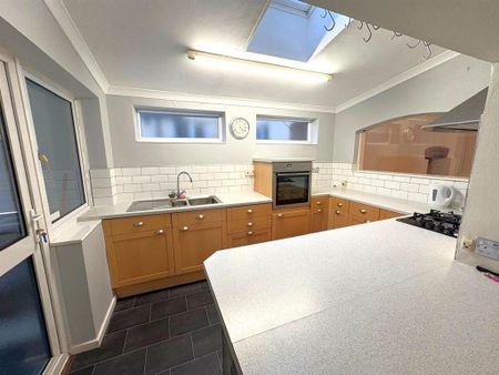 3 bedroom house to rent - Photo 2