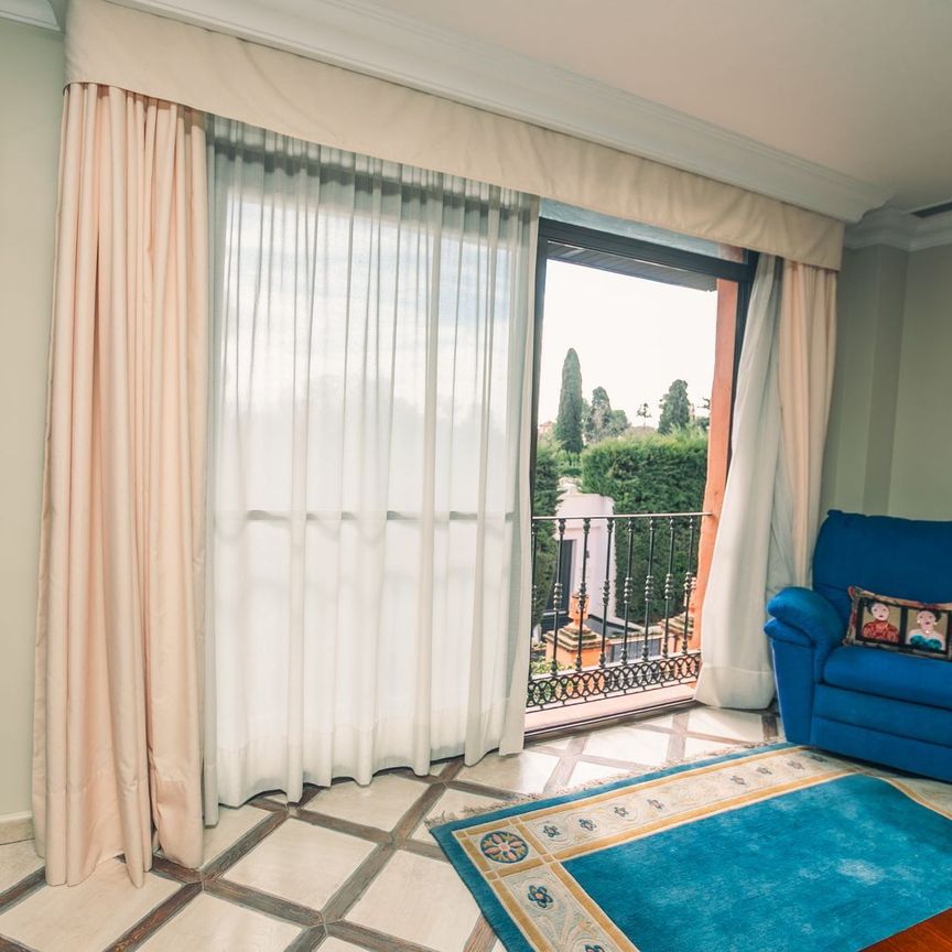 Middle Floor Apartment in Estepona - Photo 1