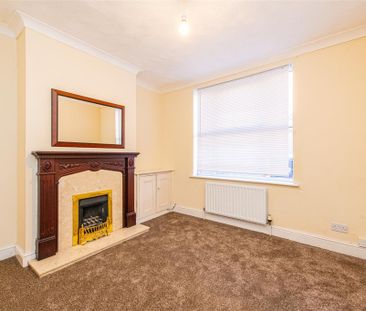 2 bed House - Mid Terrace To Let - Photo 5
