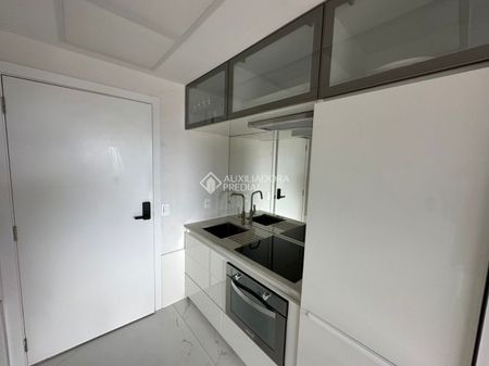 Apartamento com 1 quarto e 27m² para alugar em Mont Serrat, Porto Alegre. - Foto 3
