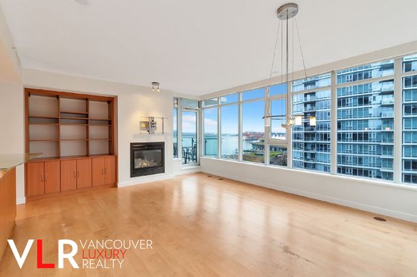 Condo in Downtown Vancouver, BC - Photo 1