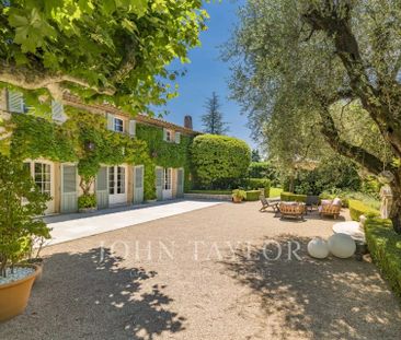 Maison à louer Mougins, Cote d'Azur, France8 500 EUR / Mois - Photo 2