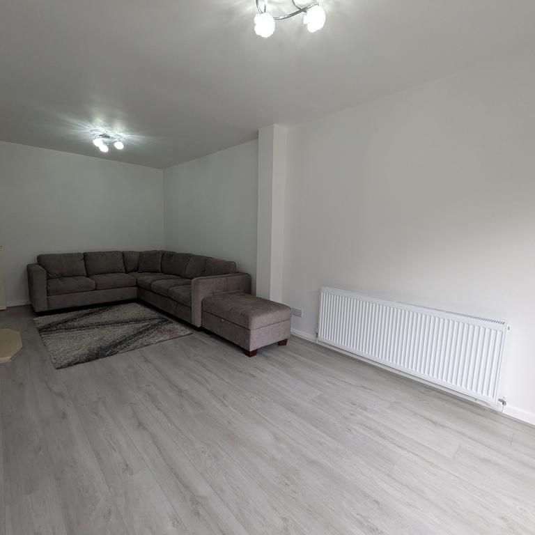 3 bedroom detached house to rent - Photo 1