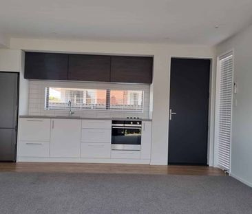 Townhouse On Halliwell! - Photo 2
