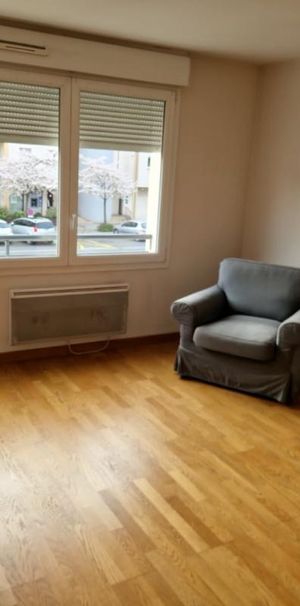 Location Appartement 2 pièces 42m² MONDEVILLE 14120 - Photo 1