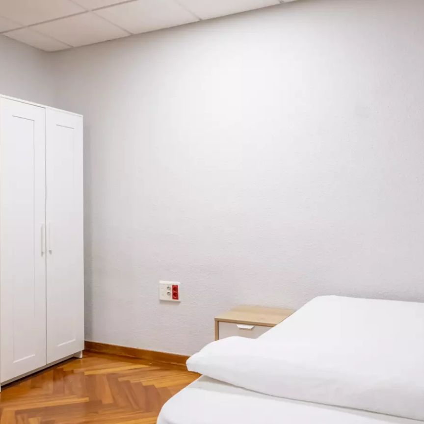 Single Bed in Room in a shared 6-bedroom apartment for rent in Alcalá de Henares, only students. - Photo 1