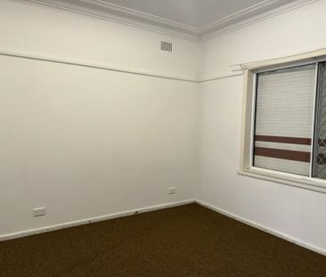 Charming 3-Bedroom Home in Dubbo - Photo 4