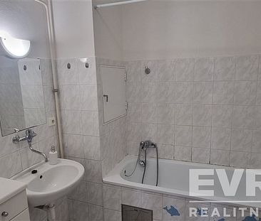 Pronájem bytu 2+1 54 m² - Fotografie 3