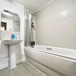 The Royal Seabathing, Canterbury Road, Margate, CT9 5NB, Kent - Photo 4