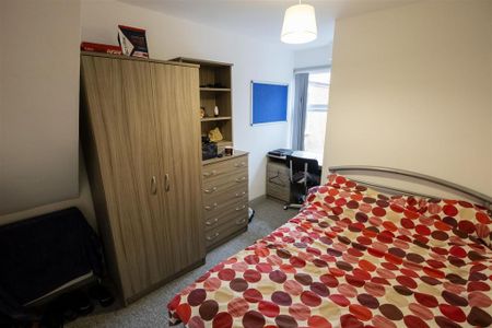 6 bedroom house to rent - Photo 4